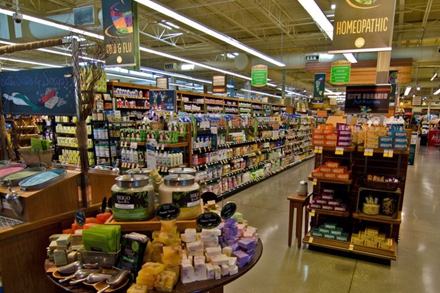 世界各地超市的平均出售商品种类有64000种之巨（图片来源：英国Whole Foods超市）。