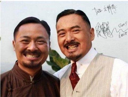 两个都像黄四郎……